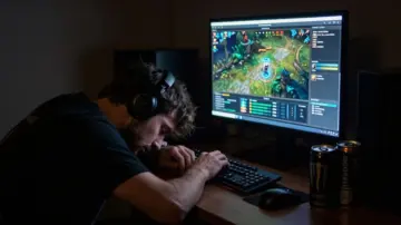 Diablo 4 streamer's 20-hour farming marathon ends in frustration over rare loot