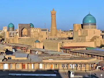 أحمد بن فضلان: أول رحالة عربي معروف وصل إلى بلاد الروس والصقالبة.