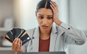كيفية التعامل مع الديون الاستهلاكية في عصر التسوق الرقمي
