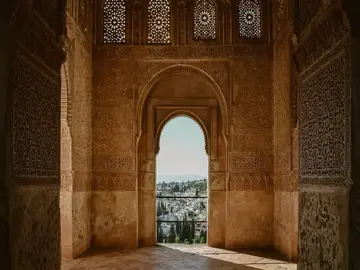 لماذا بُنيت قصور أيبيريا في العصور الوسطى كأنها حصون؟