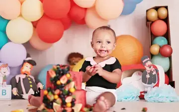 حفلة عيد الميلاد الأول ليست حقًا من أجل ذاكرة الطفل
