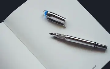ظلّت أقلام الحبر السائل تتسرّب لسنوات قبل أن تصبح أدوات كتابة موثوقة